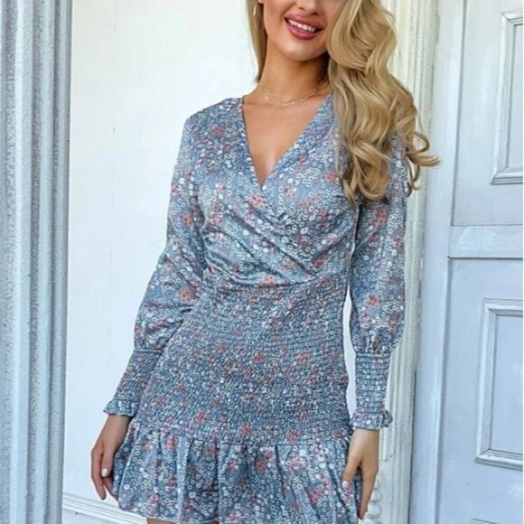 ELEGANT BLUE WRAP DRESS IN FLORAL - Picture 1 of 6